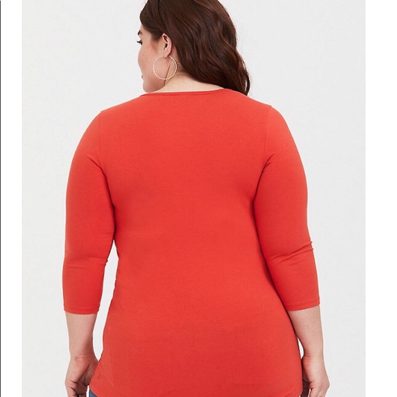 Torrid red blouse 3/4 sleeve comfort size:5X - Picture 2 of 4